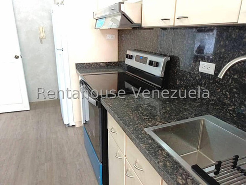 Recien Remodelado Con Espectacular Vista Panoramica. Todo A Estrenar. Tanque De Agua Auxiliar.calle Privada De Pocos Edificios. Está En Los Naranjos Del Cafetal