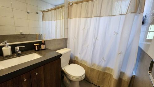 Condominio, Pasos Del Metro, Bajos Gastos Comunes.