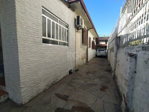 Casa Em Menino Deus Com 3 Dormitórios - Lu431916