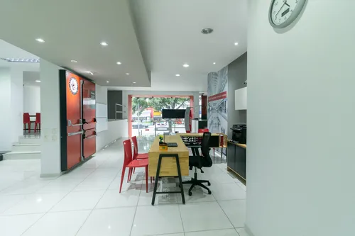 Local En Arriendo/venta En Chico Norte Ii. Cod V1103006