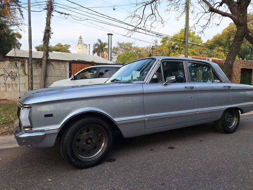 Ford Falcon 1975 Deluxe 221
