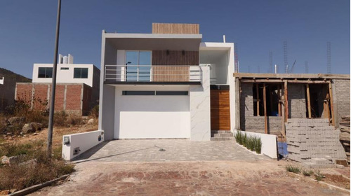 Casa Nueva En Venta En Morelia, Altozano