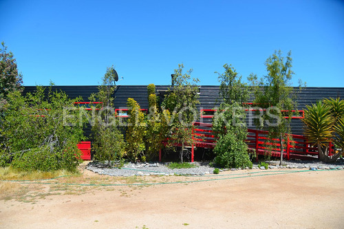 Casa Impecable En Parcela.