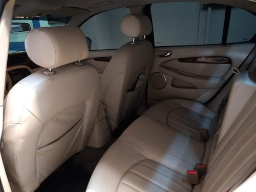 Imagem 13 de 15 de Jaguar X-type 2001