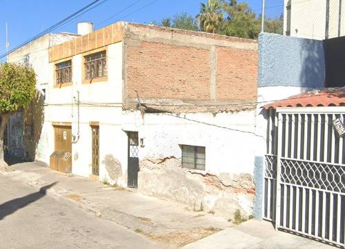 Casa En Venta En Guadalajara Col. Esperanza, Tum