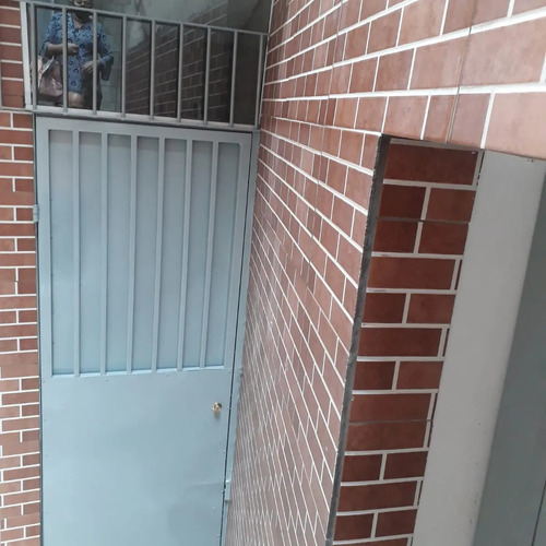 Vendo Sobrado Com 2 Casas Preço De Oportunidade