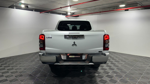 Mitsubishi L200 2.4 Dakar At CRS