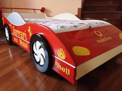 Cama De Cars. 1.1/2 Plaza Incluye Cómoda, Velador Y Colchón.