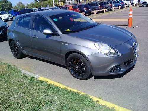 Alfa Romeo Giulietta 1,4 Distinctive 2013 Car One Cg