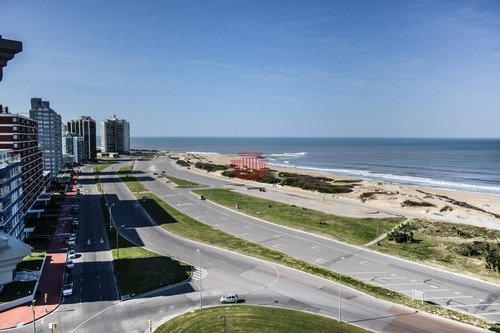 Imagen 4 de 30 de Piso Alto Frente Al Mar, Playa Brava