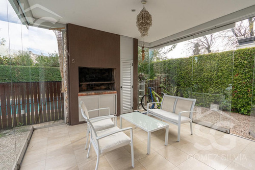 Casa En Venta 6 Ambientes Barrio Cerrado Altos Del Sol, Ituzaingó