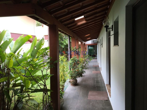 Imagem 6 de 15 de Casa Térrea Com Um Grande Potencial 4 Dormitórios 2 Salas Armários Embutidos Salão Para Cinema, Ja - Mc4456