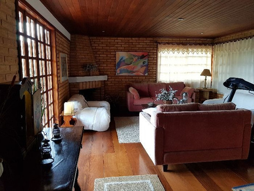 Casa De Condomínio À Venda Na Rua D, Braunes, Nova Friburgo - Rj - Liv-7661