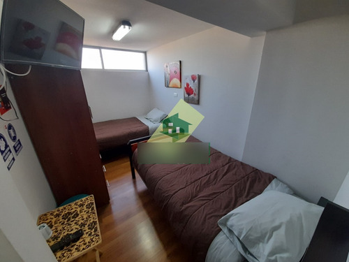 Id 39209 Hostal Calle Adamson