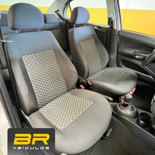 Imagem 9 de 10 de Volkswagen Voyage 1.6 Msi Comfortline Total Flex I-motion 4p