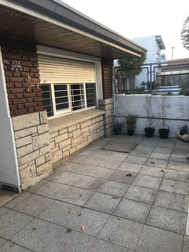 Importante Propiedad Emplazada En Lote De 380 Mts2