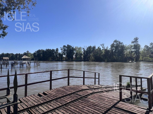 Casa Sobre El Río En Dique Luján