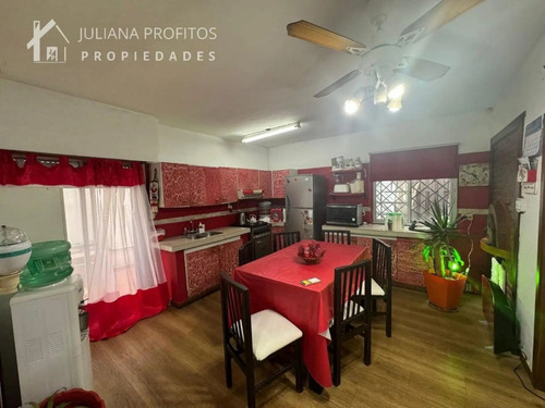 Casa En Venta. Planta Baja Con Dos Unidades Funcionales.