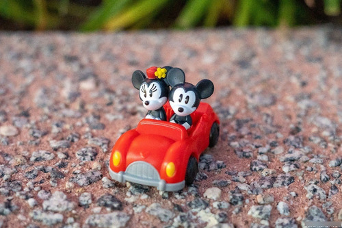 Figura Mc Donalds Walt Disney Mickey Mouse Auto Sellado