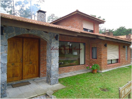 Venta Casa En Playa Mansa 4 Dormitorios - Ref: 15583
