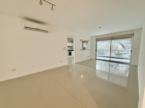 Amplio Departamento En Venta Sobre Av. Libertador - Punta Chica