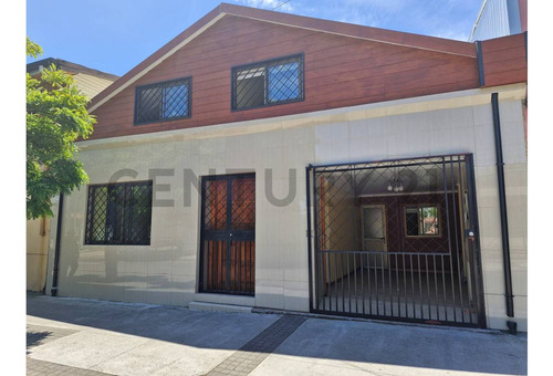 Se Vende Excelente Casa Para Inversión, Concepción