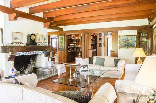 Espectacular Casa En Ubicacion Privilegiada Al Lado Del Club Del Golf
