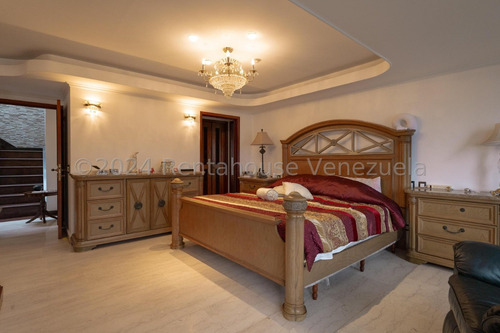 Apartamento En Venta En Colinas De Valle Arriba Mls #24-20542