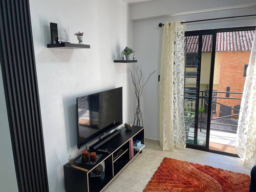 Iris H. Vende Apartamento (69m2). Guayabal .naguanagua.