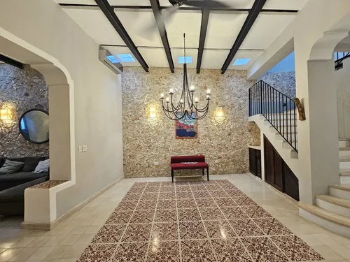 ¡a Un Paso De Paseo De Montejo! Casa Remodelada En Venta En El Centro De Mérida