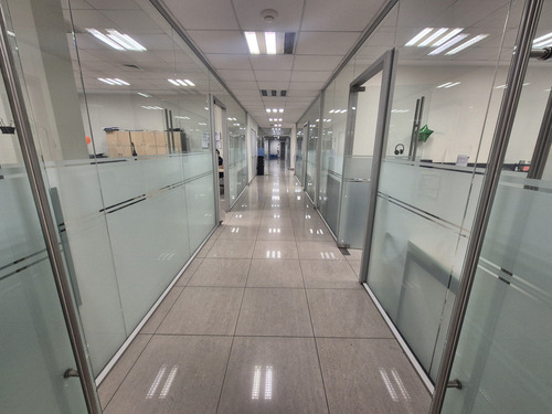 Oficina 100% Funcional: Módulos, Privados, Salas Y Comedor