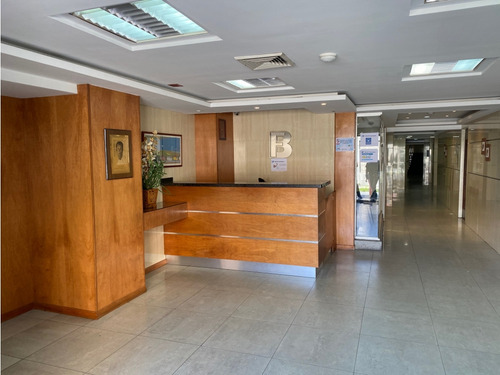Se Vende Clinica 12.000 M2 Baruta 8764