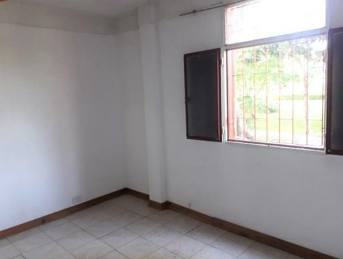 Imagen 2 de 17 de San Pedrito 1500 Pb Flores Barrio Castex 3amb U$40.000