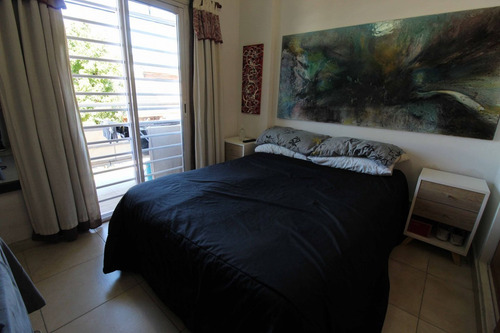 Imagen 5 de 12 de Departamento 2 Ambientes Al Frente Con Balcon
