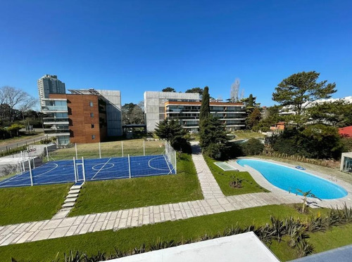 Imagen 22 de 23 de Divino Apartamento En Playa Mansa De 2 Dormitorios Para Alquilar - Solo Febrero