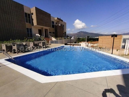 Se Veende Townhouse En El Rincon Naguanagua En Altos De Aricagua. Cuenta Con Modernos Y Confortables Espacios, Posee Planta Eléctrica, Pozo, Piscina. La Ubicación Perfecta. Denisse Palacios