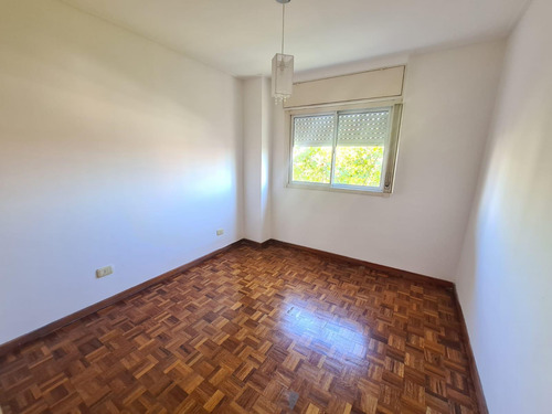 Departamento Al Frente. Alquiler. 2 Balcones. Parrillero Exclusivo. Pichincha