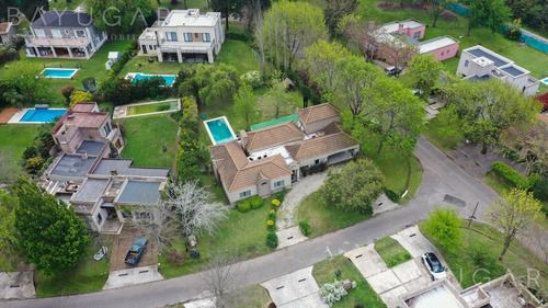 Imagen 3 de 30 de Oportunidad Venta - Importante Casa En Sausalito - Bayugar Negocios Inmobiliarios
