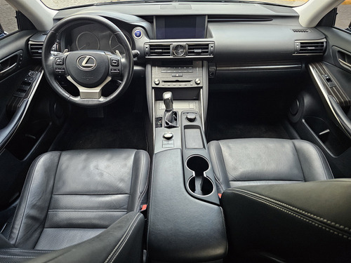 Lexus IS 2.5 300H Luxury