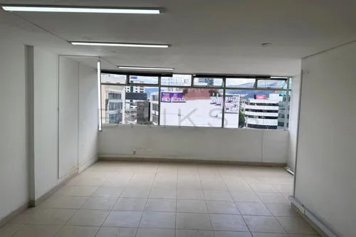 Oficina En Arriendo/venta En Chico Norte. Cod A5985