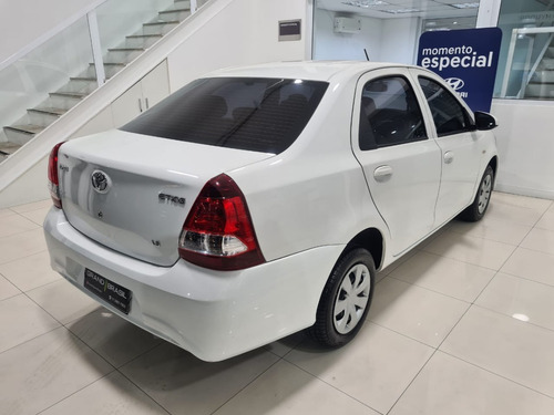 Imagem 5 de 10 de Toyota