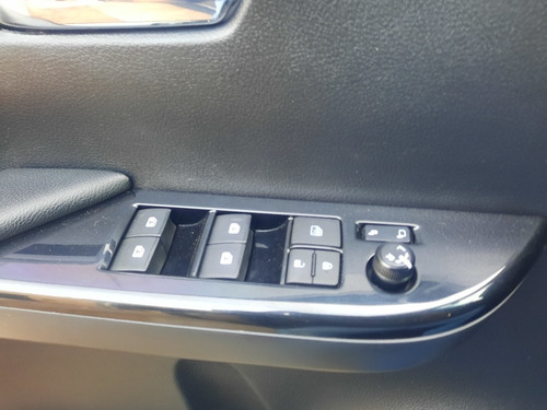 Imagen 10 de 16 de Toyota Hilux 2019 2.8 Cd Srx 177cv 4x4