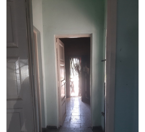 Gran Inmueble Sobre Calle Principal Para Vivir O Para Inversión En Zona Estratégica Del Barrio Para Destinos Múltiples Apto Profesional Comercial Salón Garages Viviendas Galpón Fot 2 Desarrolladores
