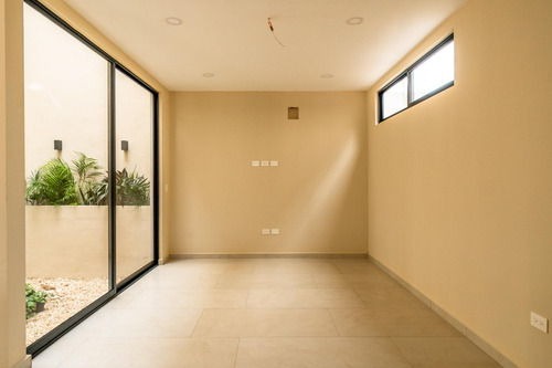 Casa En Venta Merida, Temozon Norte, Entrega Inmediata.