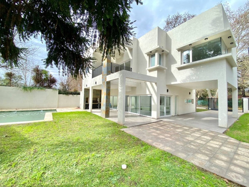 Venta Casa 4 Amb Parque Pileta Parque Leloir