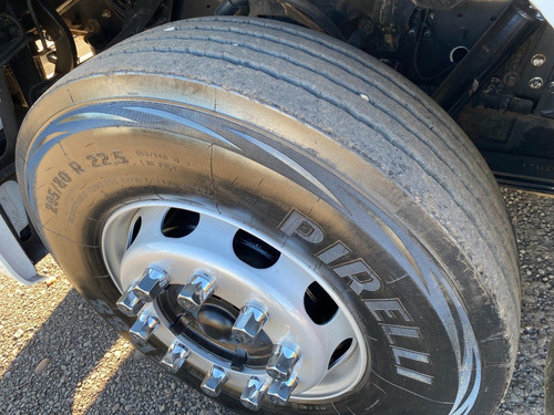 Imagem 12 de 14 de Vw Volkswagen 19.330 4x2 Constellation 2012 Toco Completo