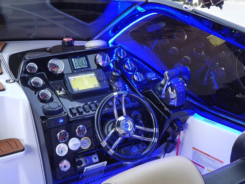 Imagem 2 de 12 de Lancha Focker 330 Sport Limited Motor Parelha Axius 250 Hp