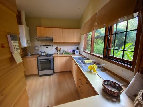 Imagen 4 de 17 de Dentro Del Centro De Pucon, Excelente Casa, 3 Dormitorios