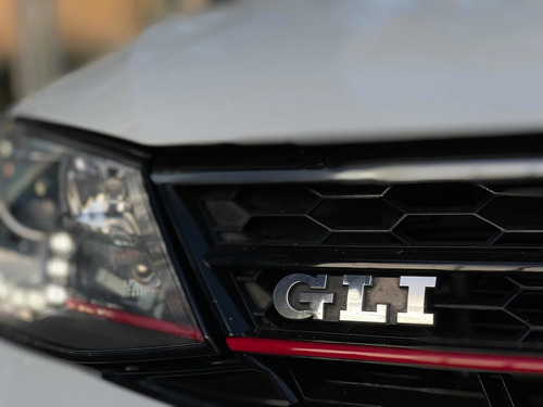 Imagen 12 de 25 de Volkswagen Vento 2018 2.0 Tsi Gli 211cv App Connect + Nav