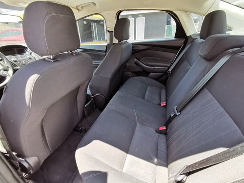 Imagen 8 de 12 de Ford Focus S Sedan 1894